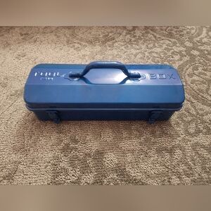 16.5" Portable Steel Tool Box Hip Roof Style with Metal Latch Closure Tool Chest